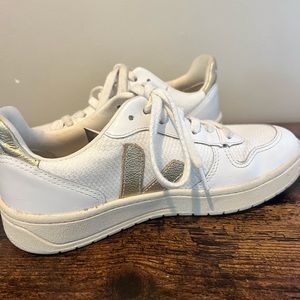 Veja V-10 Sneakers White Gold